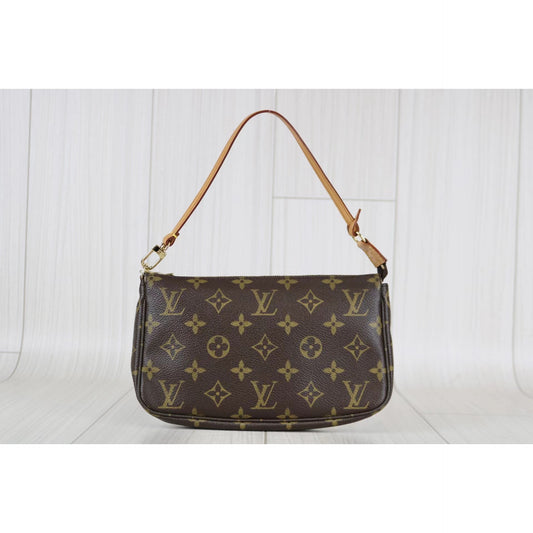 Rank A | LV Monogram Pochette Accessoires |050905