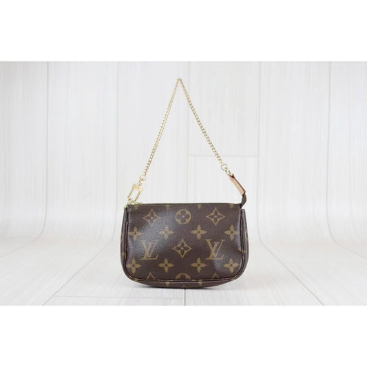 Rank SA | LV Monogram Mini Pochette Accessoir |080507