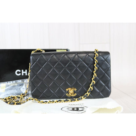 Rank A | CHANEL Vintage Matrasse Lamb Skin Chain Shoulder Bag |021510