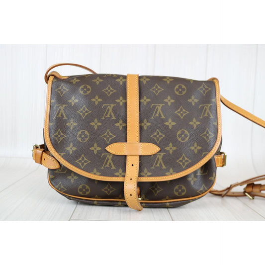 Rank AB | LV Monogram Saumur MM Shoulder Bag|062903