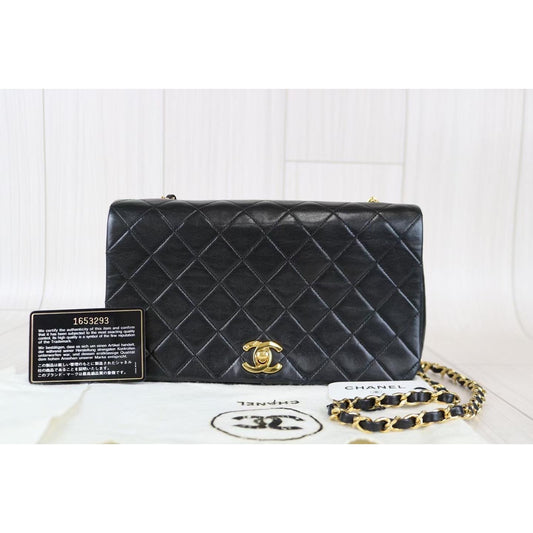 Rank A | CHANEL Vintage Matrasse Lamb Skin Chain Shoulder Bag |021506