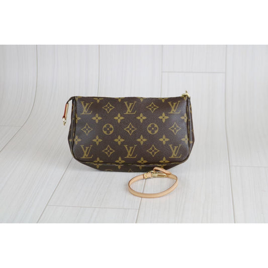 Rank A | LV Monogram Pochette Accessoires |031917