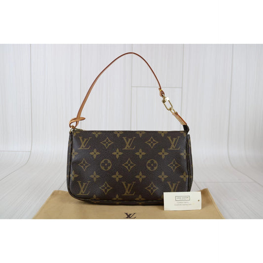 Rank AB | LV Monogram Pochette Accessoires |041504