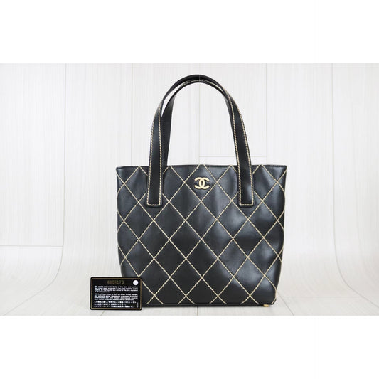 Rank A |Chanel Black Lamb Skin Wild Stitching Coco Mark Handbag |062108