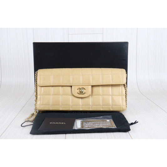 Rank A | CHANEL Chain Lambskin Leather Beige Shoulder Bag |23020911