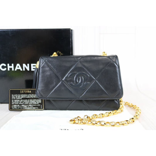Rank A | CHANEL Vintage Shoulder Bag |042514
