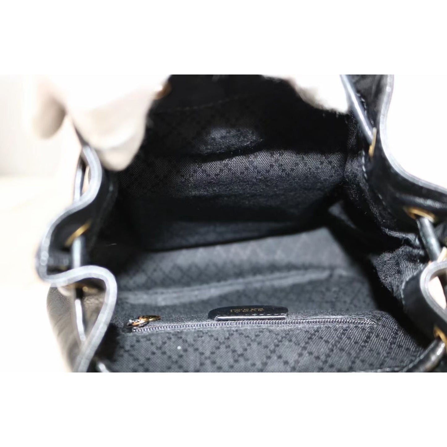 Rank A | GUCCI Leather Back bag |033111
