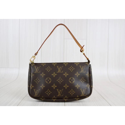 Rank A | LV Monogram Pochette Accessoires |032002