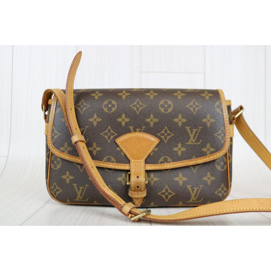 Rank AB |LV Monogram Sologne ShoulderBag|031703