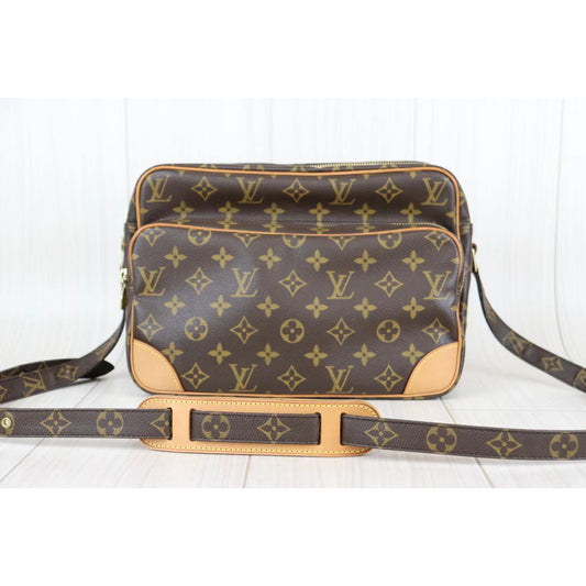Rank A |LV Monogram Nile Shoulder Bag|082202