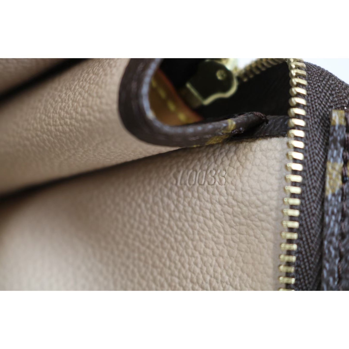 Rank SA | LV Monogram Pochette Toilette |021605