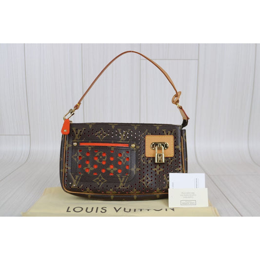 Rank A | LV Monogram Pochette Accessoires |040807