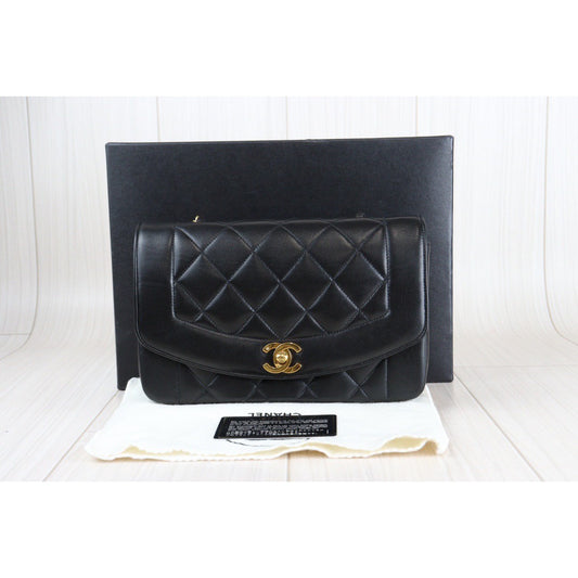 Rank A | CHANEL Matrasse Diana 22 Lamb Skin Double Flap Double Chain Bag |23012603
