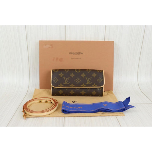 Rank SA |LV Monogram Pochette Twin PM|22102008
