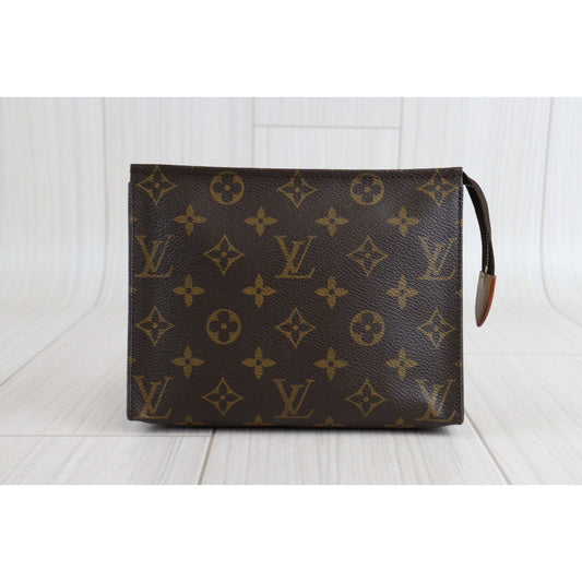 Rank AB| LV Monogram Pochette Toilette 19 |23032806