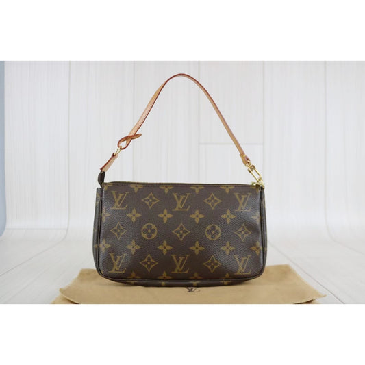 Rank A | LV Monogram Pochette Accessoires |042513