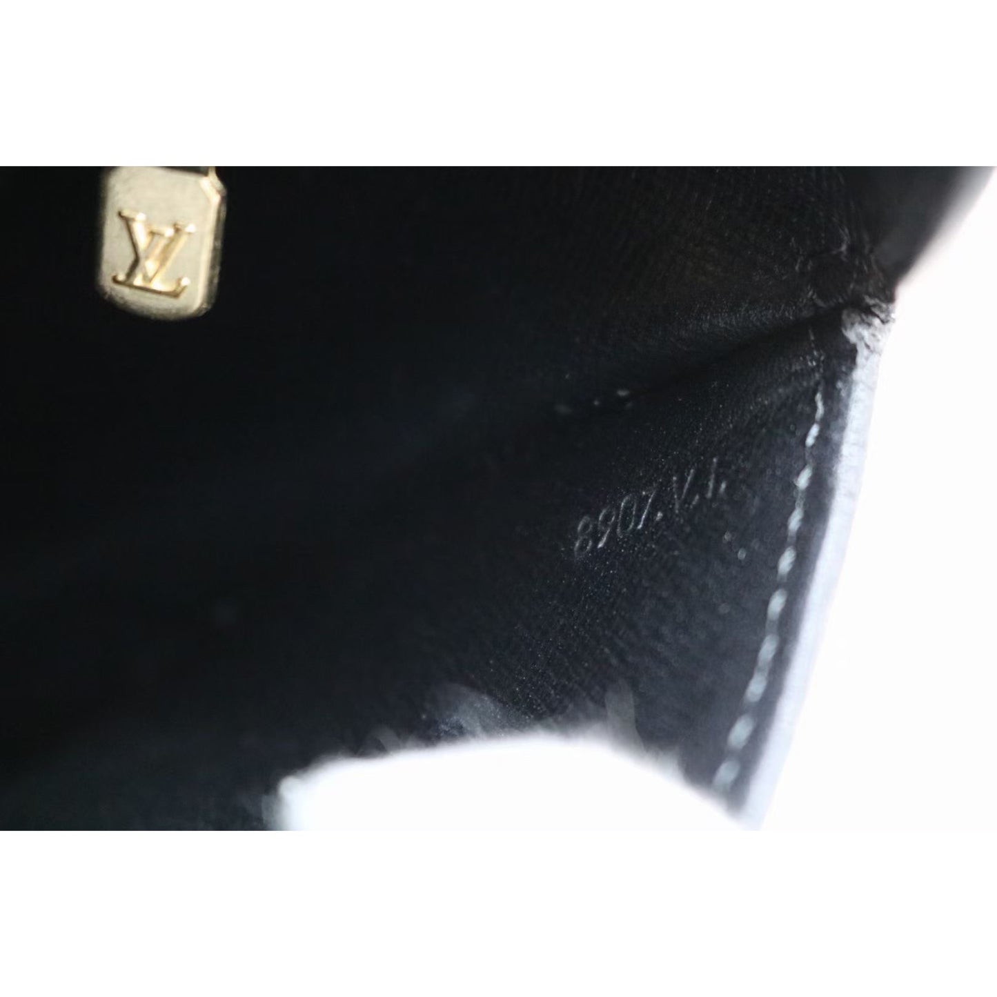 Rank AB |LV Epi Saint-Cloud Shoulder Bag|030115