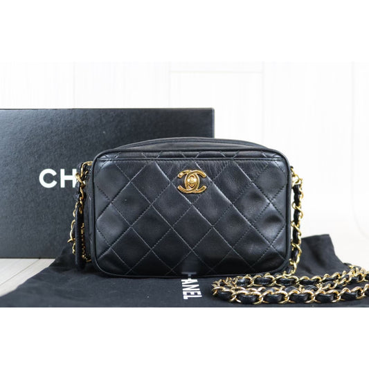 Rank A | CHANEL Vintage Matrasse Lamb Skin Chain Shoulder Bag |040709