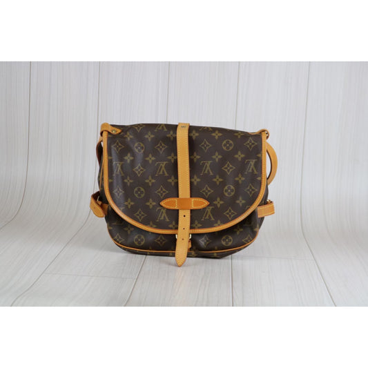 Rank A | LV Monogram Saumur MM Shoulder Bag|031916