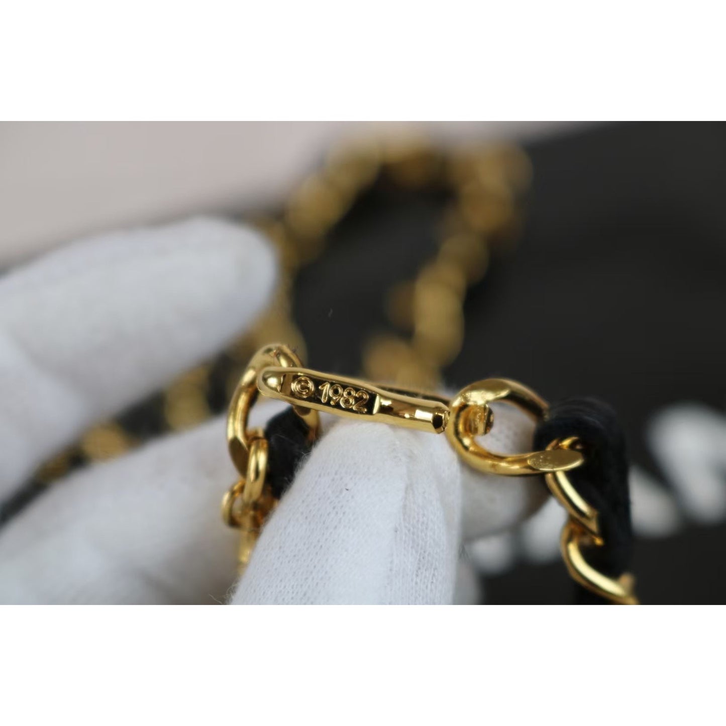 Rank A | CHANEL Leather Chain Belt |020907