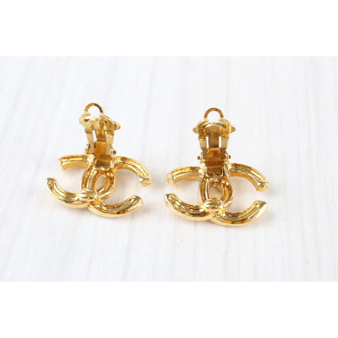 Rank A |CHANEL Vintage Earrings |23021603