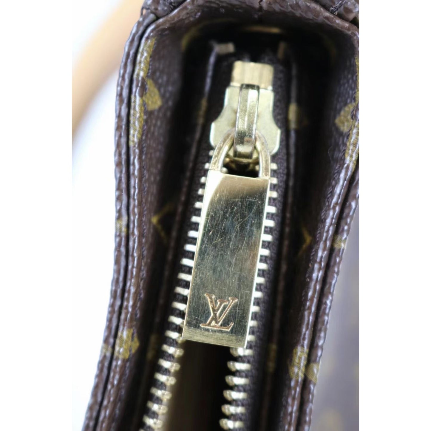 Rank A | LV Monogram Looping MM Shoulder Bag |050610