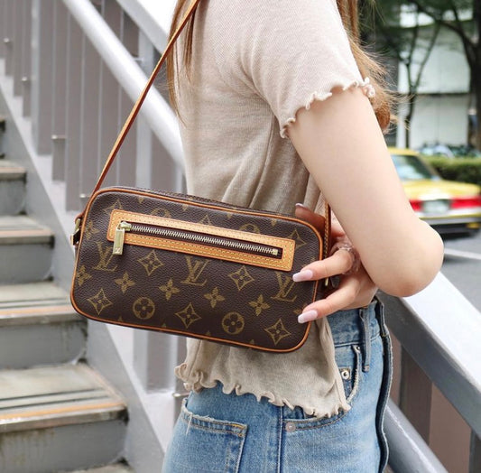 Rank A | LV Monogram Pochette Cite Shoulder Bag|111209