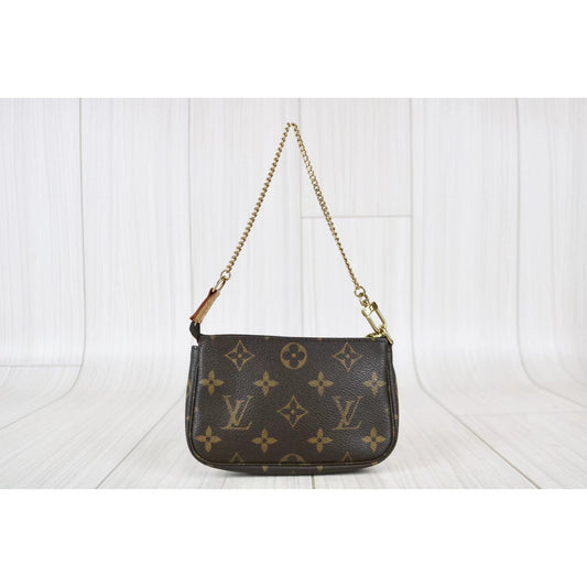 Rank A | LV Monogram Mini Pochette Accessoir |030808