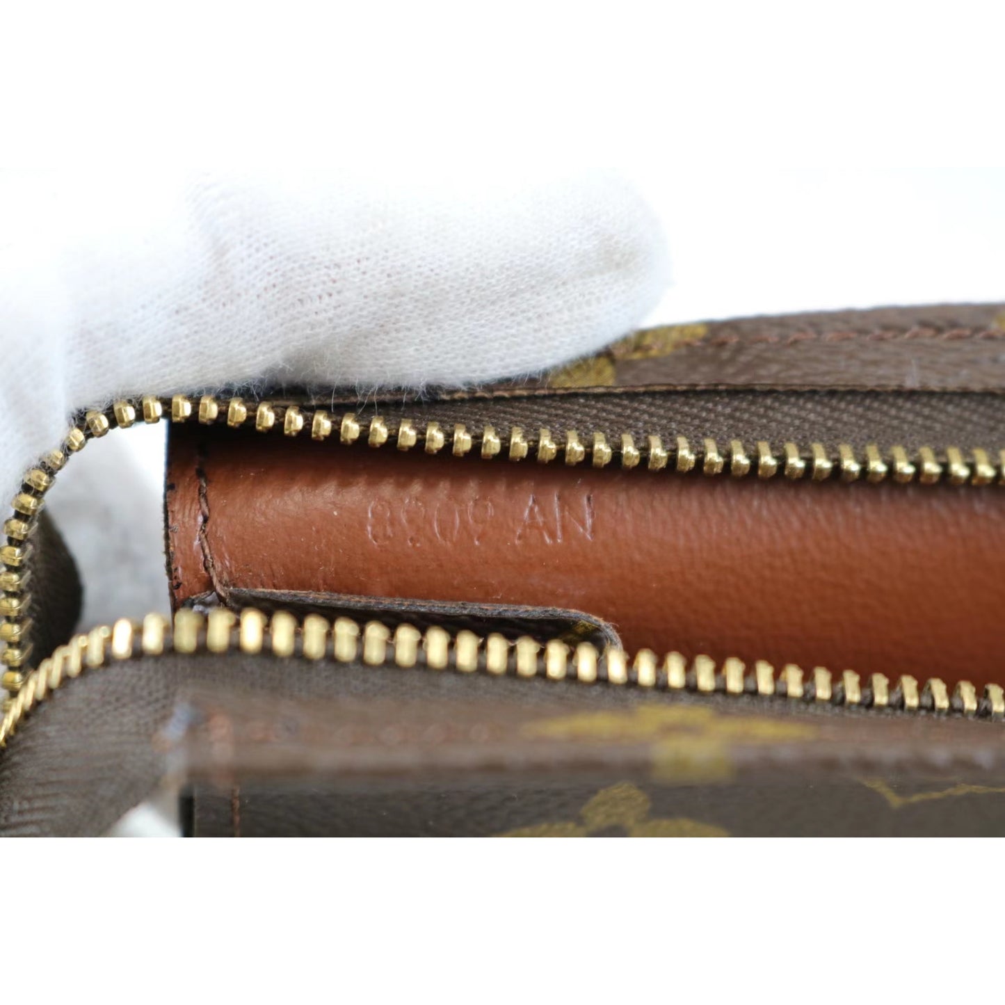 Rank A | LV Monogram Pochette Toilette |022101