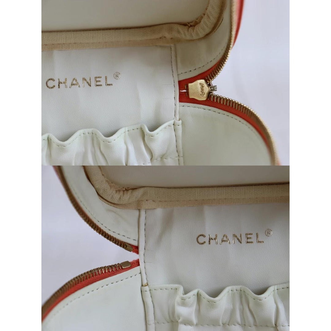 Rank A | CHANEL Caviar Skin Vanity Handbag |22110807