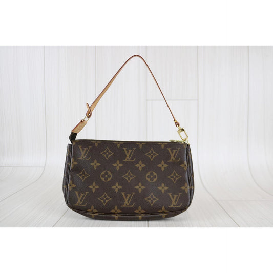 Rank AB | LV Monogram Pochette Accessoires |030505