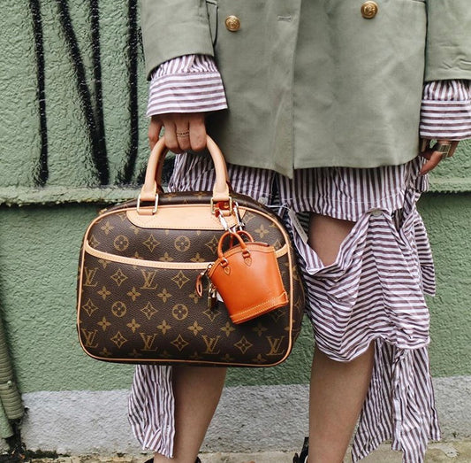 Rank AB |LV Monogram Deauville Handbag|22100607