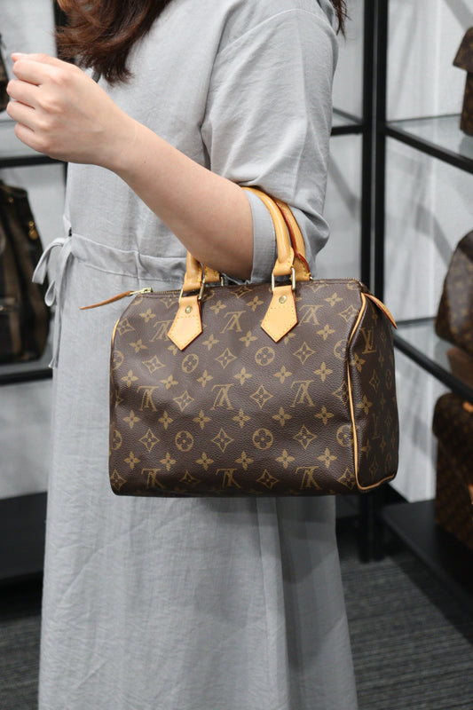 Rank AB | LV Monogram Speedy 25 |23042112