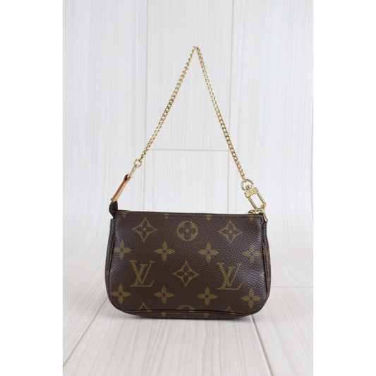 Rank A | LV Monogram Mini Pochette Accessoir |23032104