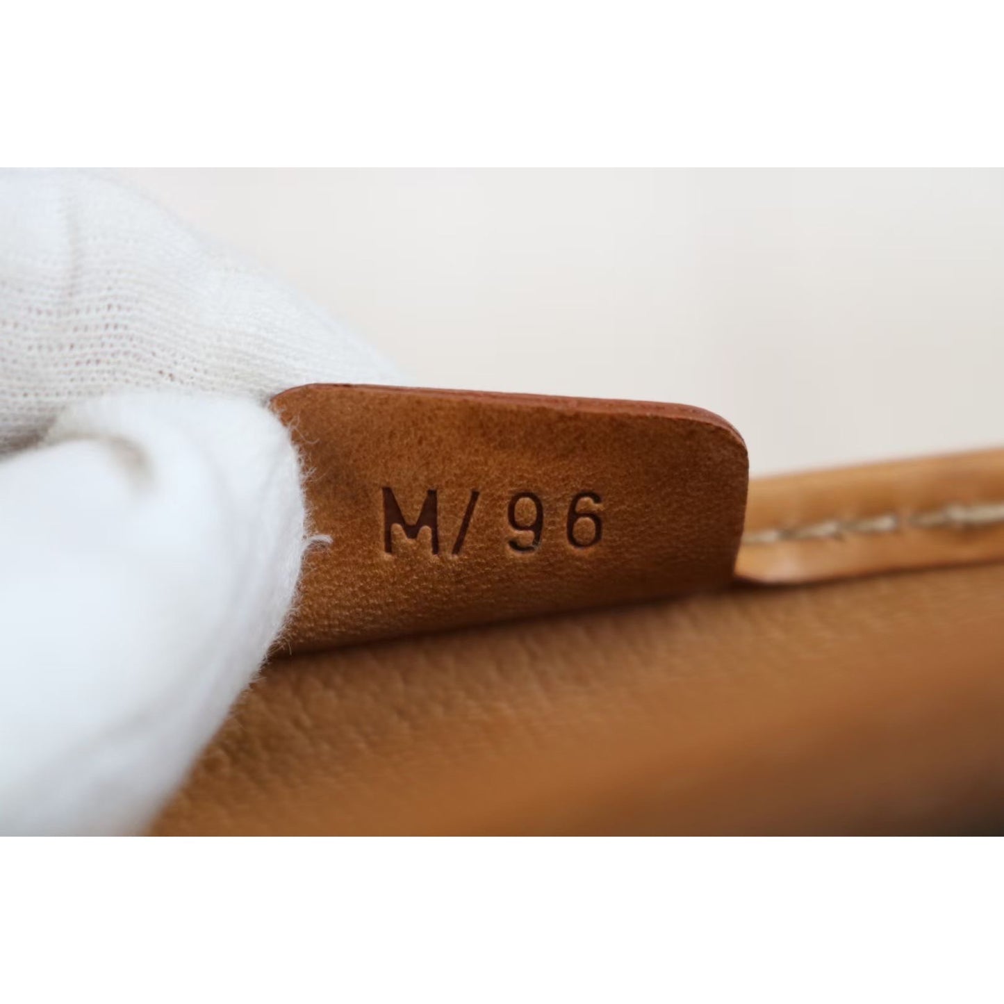 Rank AB| CELINE Macadam Pouch |040805