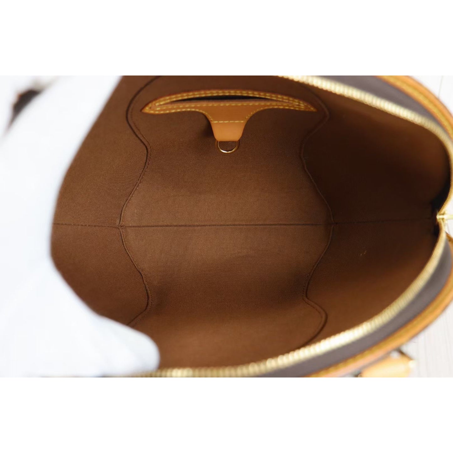 Rank SA | LV Monogram Ellipse PM |082805