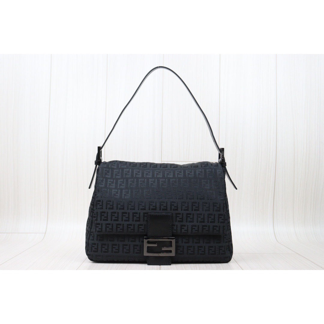 Rank A｜ FENDI Mamma Baguette Shoulder Bag Black ｜V24060624