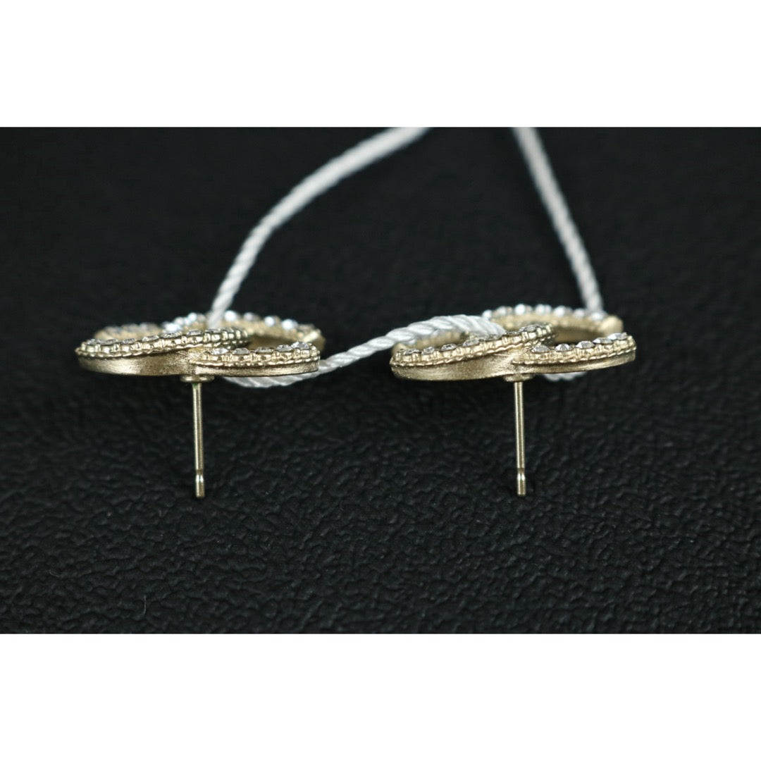 Include Authentic Detective Certificate of Authenticity｜Very Good ( Rank A) ｜CHANEL A19K COCO Mark  Rhinestone Earrings Made In 2019Year｜S26061604