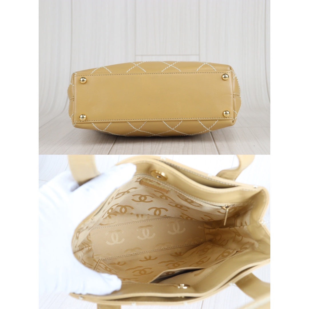 Rank AB ｜Chanel Lamb Skin Wild Stitching Coco Mark HandBag Made In 2002～2003 Year｜V23091511