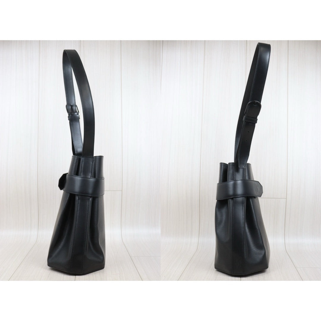 Very Good ( Rank A)｜ LV Epi Sack de Paul Shoulder Bag Black｜25071712