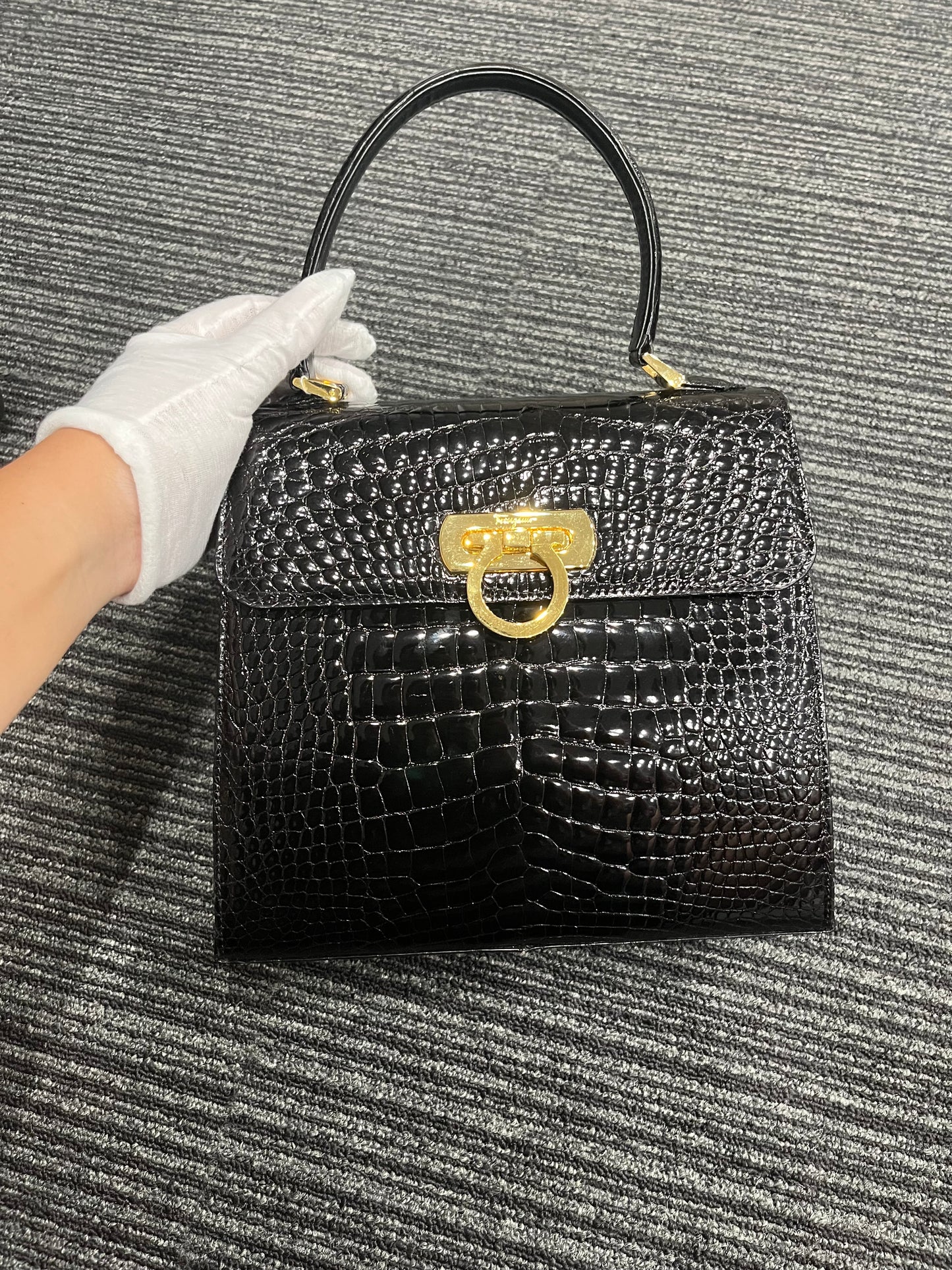 Rank SA  ｜Ferragamo Gancini 2WAY Handbag  Shoulder Bag｜ 23092220