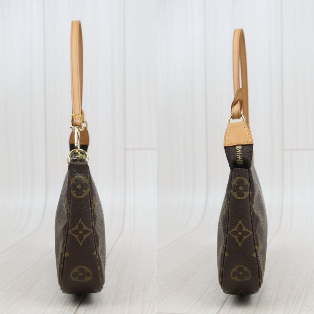 Very Good ( Rank A)｜LV Monogram Pochette Accessoires ｜25092603