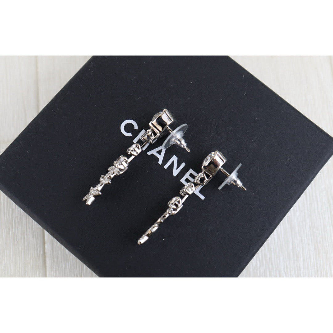 Very Good ( Rank A)｜ CHANEL Coco Mark Rhinestone star  Earrings Silver｜H25011108
