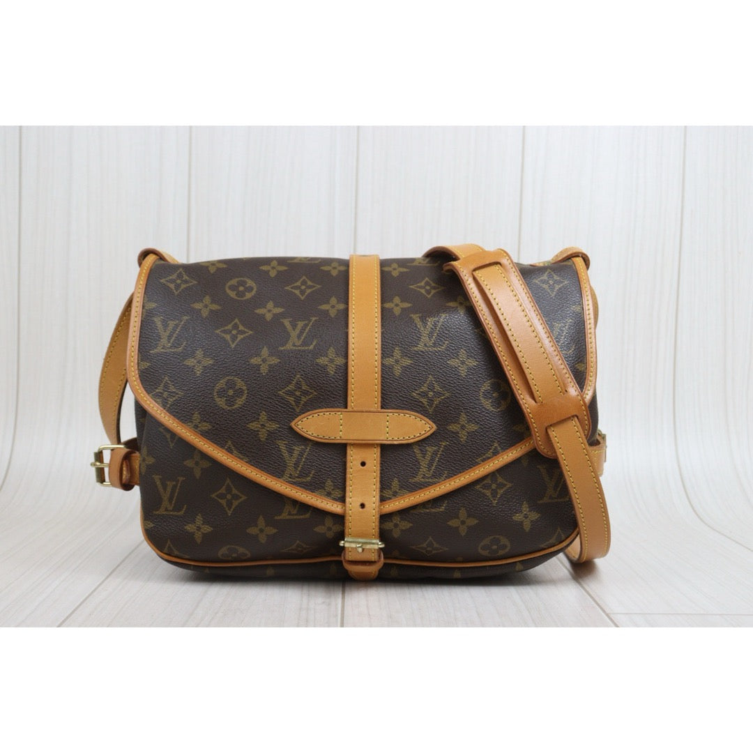 Include Entrupy Certificate of Authenticity｜Very Good ( Rank A) ｜ Louis Vuitton Monogram Saumur 30 Shoulder Bag｜26083105