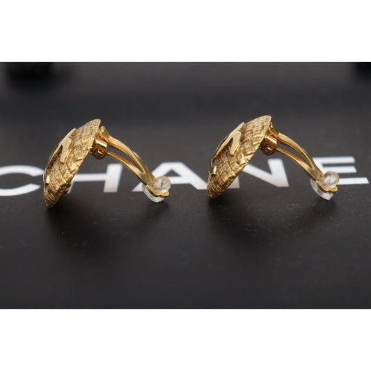 Very Good ( Rank A) ｜ CHANEL Coco Mark  Woven Pattern Gold Earrings Made In 1992Year ｜25102304