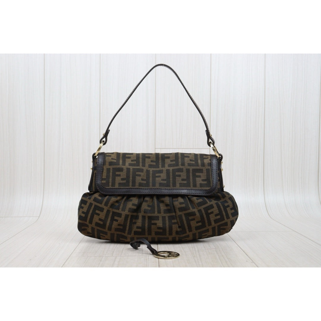 Very Good ( Rank A)｜ FENDI Zucca Mamma Hand Bag ｜25052103