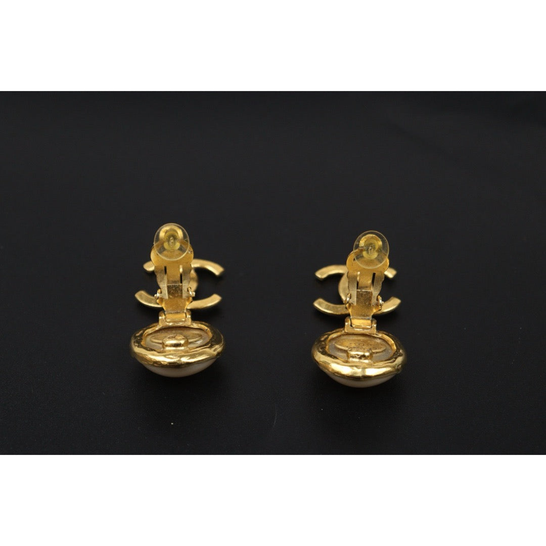 Very Good ( Rank A)｜CHANEL COCO Mark Pearl Earrings  Made In 1995Year ｜25072413