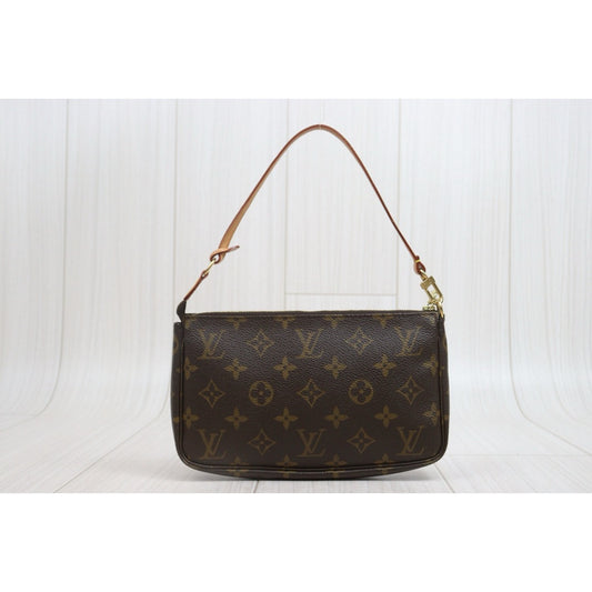 Include Entrupy Certificate of Authenticity｜Very Good ( Rank A) ｜ Louis Vuitton Monogram Pochette Accessoire｜26080621