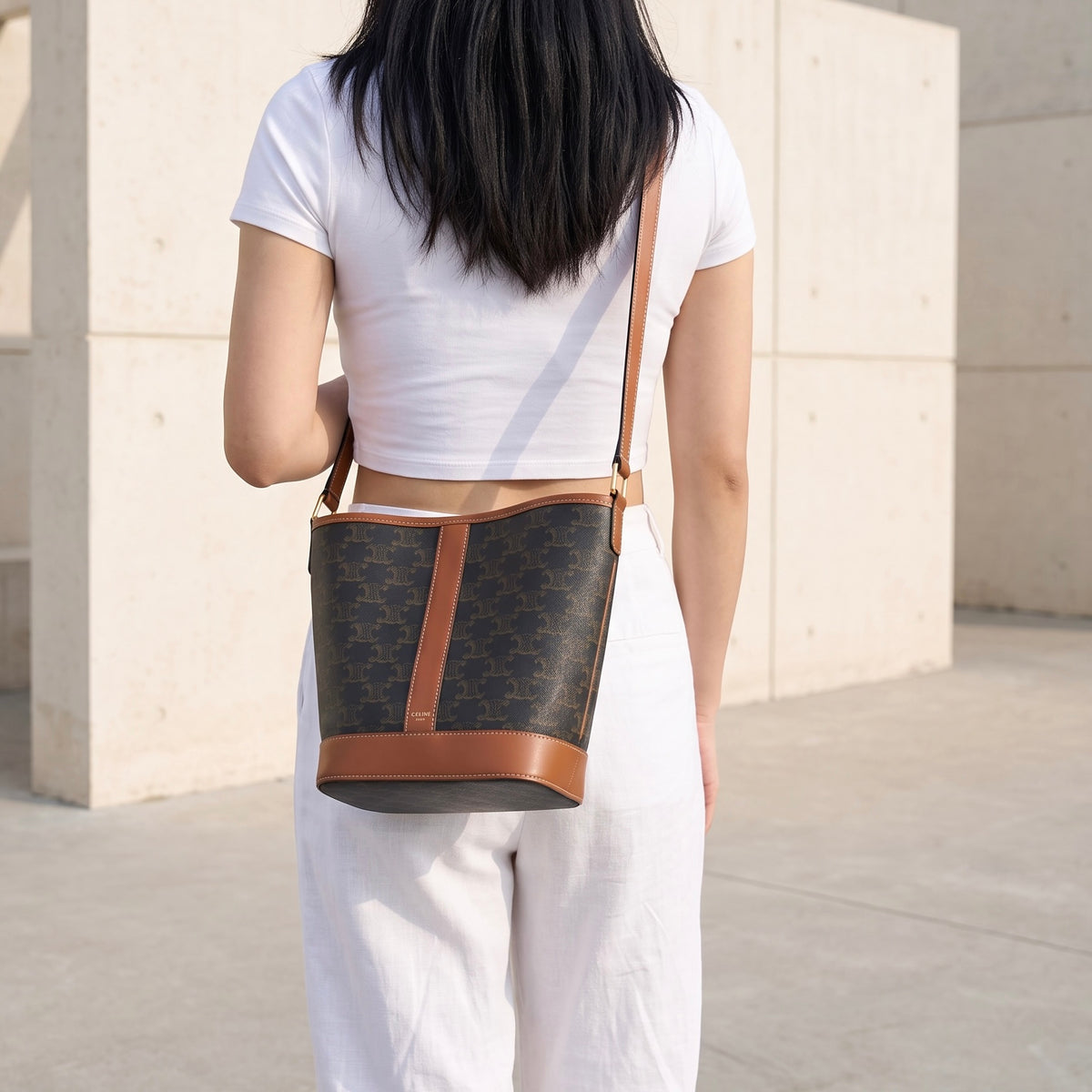 Include Entrupy Certificate of Authenticity｜Good ( Rank AB)｜ Celine Triomphe Bucket Bag｜S26080604
