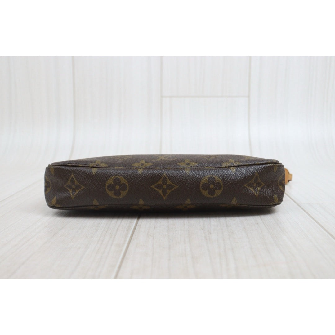 Include Entrupy Certificate of Authenticity｜Good ( Rank AB) ｜ Louis Vuitton Monogram Pochette Accessoire｜26082801